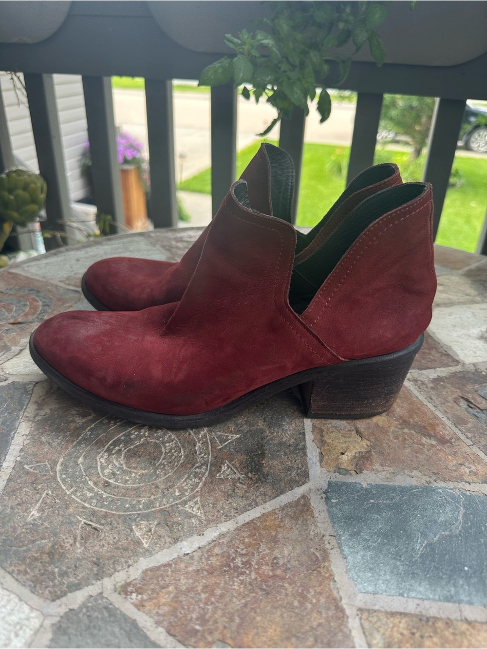 Bueno size 39Women’s Suede Ankle Booties — Burgundy - Picture 4 of 12